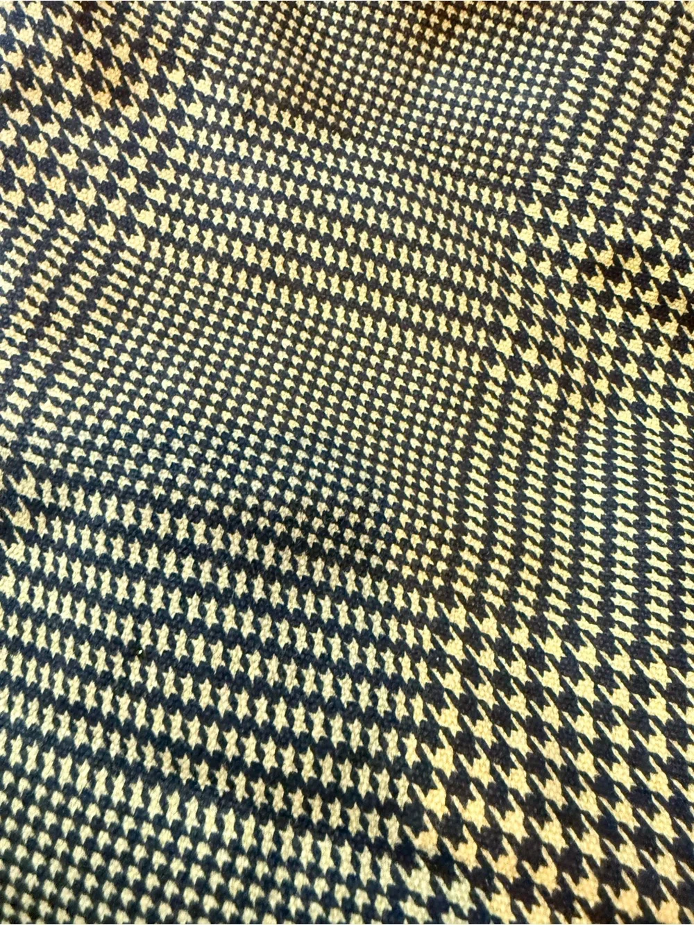 Lulu Dharma spacious yellow